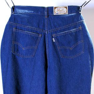 Levis 1980's Small Waist + Curves Hips Vintage Cut